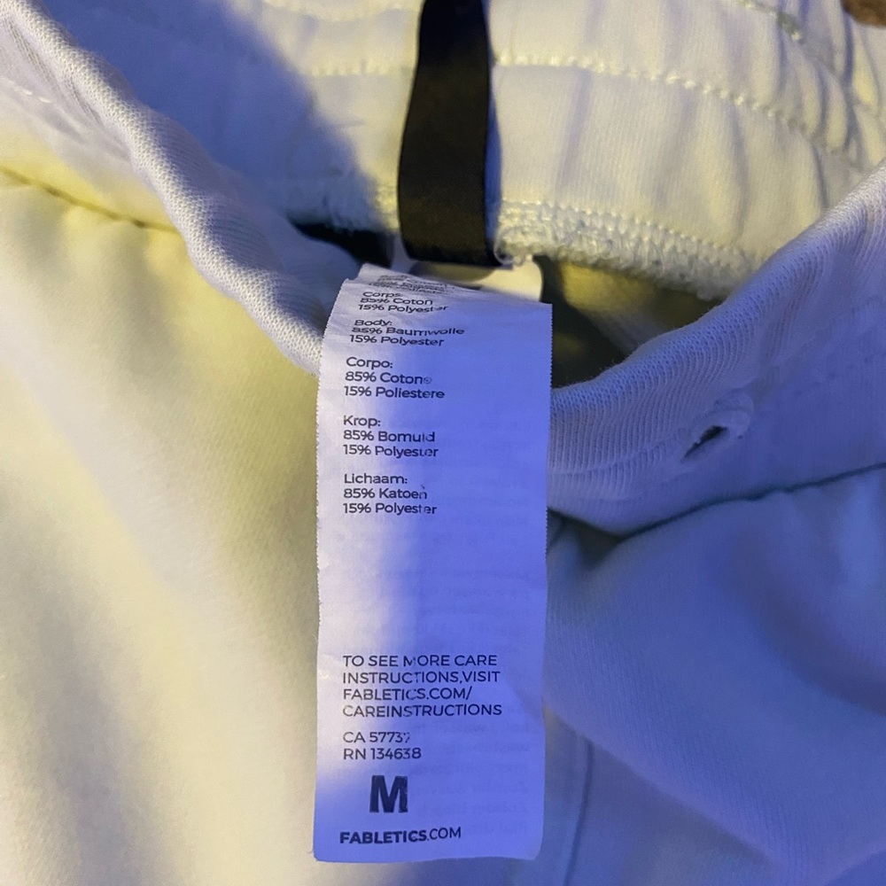 Fabletics shorts - Picture 2 of 5